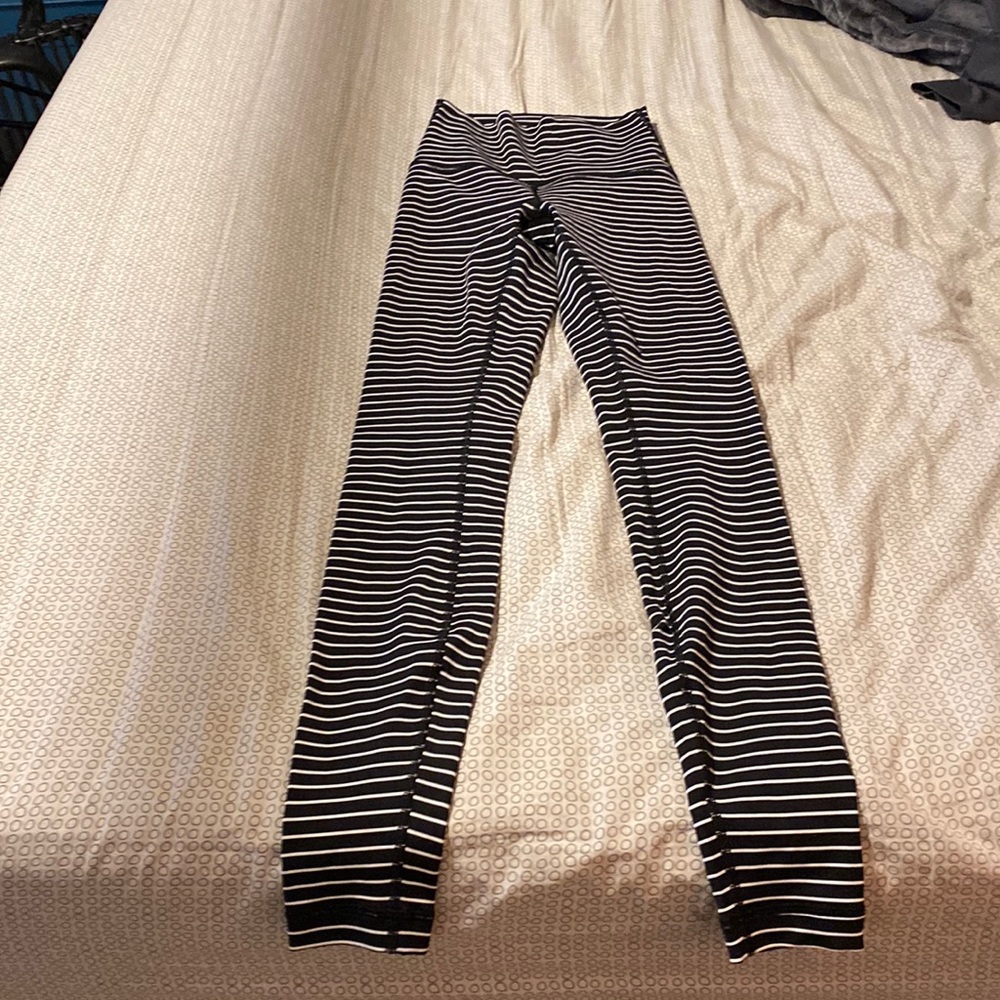 Lululemon stripped black and white leggings size 2